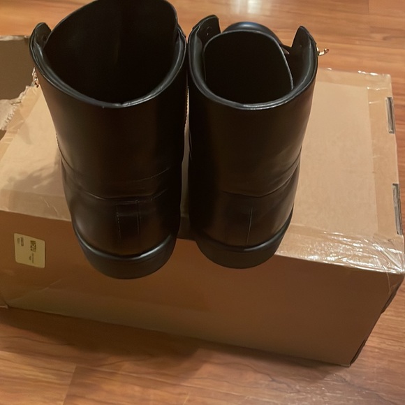 Saint Laurent leather lace  sneaker /boot shoe it’s a size 39 which is a 8.5 US - Picture 6 of 6